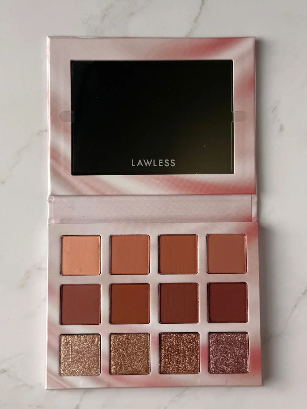 Lawless The Dreamy Daisy Eyeshadow Palette Talc-Free Nude Neutral Pink